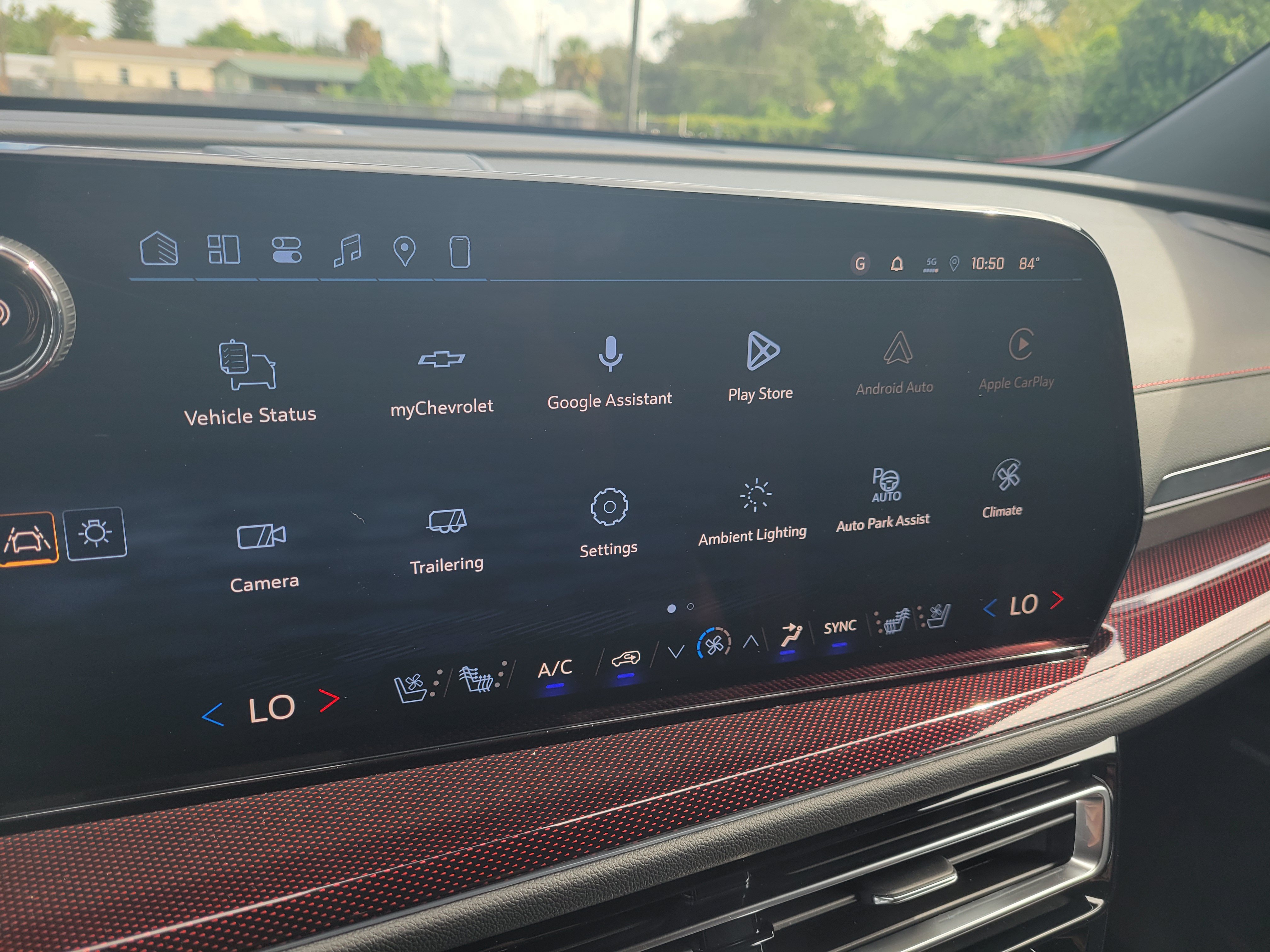 New 2027 Chevrolet Traverse RS w/ LPO, Floor Liner Package FWD image 17