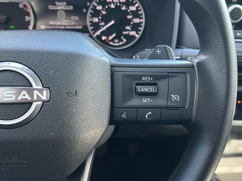 Used 2025 Nissan Rogue S FWD image 25