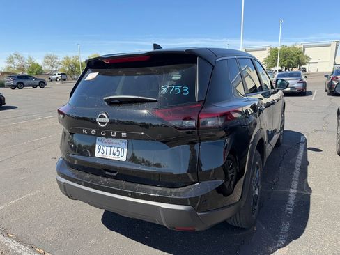 Certified 2025 Nissan Rogue SV image 5