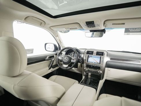 Certified 2021 Lexus GX 460 Premium w/ Premium Package image 16