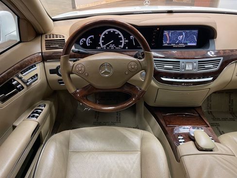 Used 2010 Mercedes-Benz S 550 4MATIC image 5