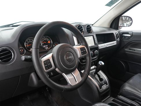 Used 2014 Jeep Compass Latitude FWD image 22