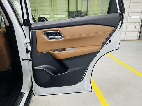 New 2026 Nissan Rogue Platinum image 33