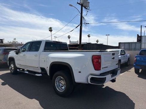 Used 2024 Chevrolet Silverado 3500 High Country w/ High Country Premium Package image 10