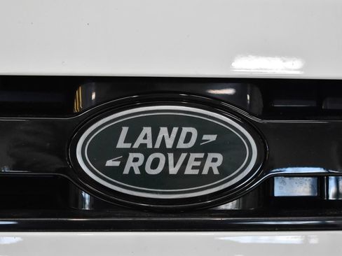 Used 2025 Land Rover Defender 130 V8 AWD/4WD image 14
