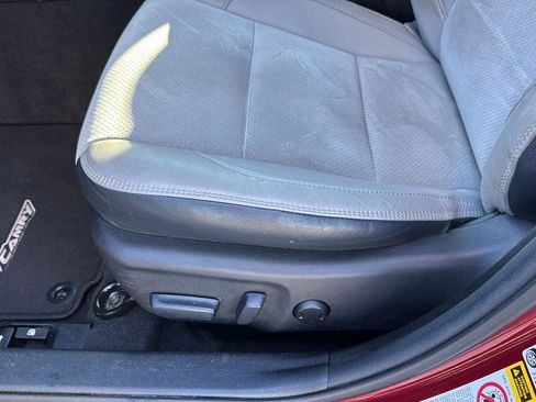 Used 2016 Toyota Camry XSE image 28