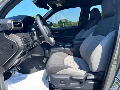 Used 2025 Toyota Tacoma TRD Sport AWD/4WD image 12