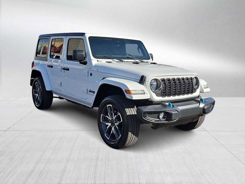 Used 2024 Jeep Wrangler Sport S image 2