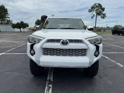 Used 2016 Toyota 4Runner SR5 Premium RWD image 3