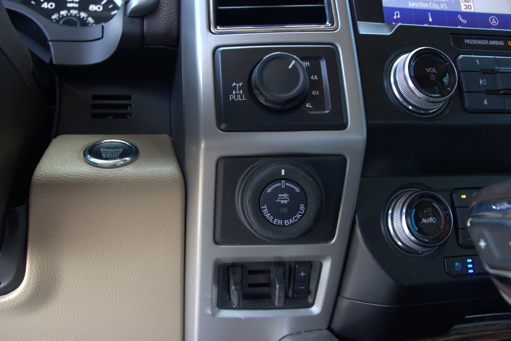 Used 2019 Ford F150 Lariat w/ Equipment Group 502A Luxury AWD/4WD image 30