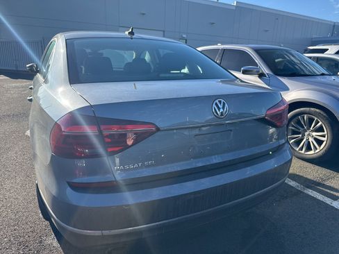 Used 2017 Volkswagen Passat 1.8T SEL Premium image 4