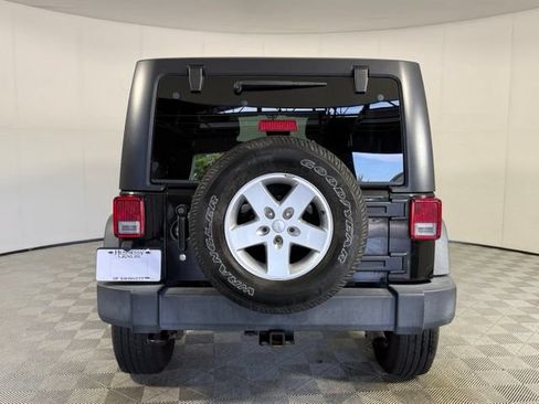 Used 2018 Jeep Wrangler Unlimited Sport S AWD/4WD image 7