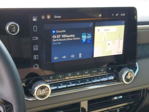 Used 2024 Chevrolet Colorado ZR2 w/ ZR2 Convenience Package III AWD/4WD image 18