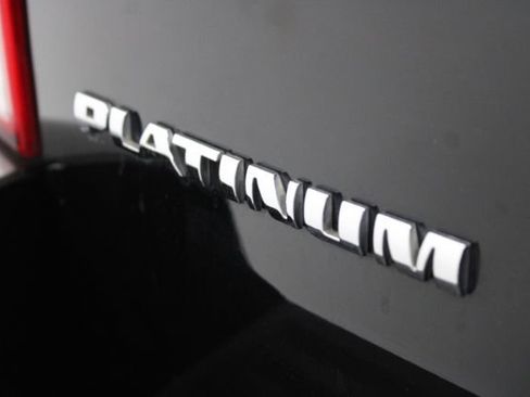 Used 2013 Cadillac Escalade Platinum AWD/4WD image 9