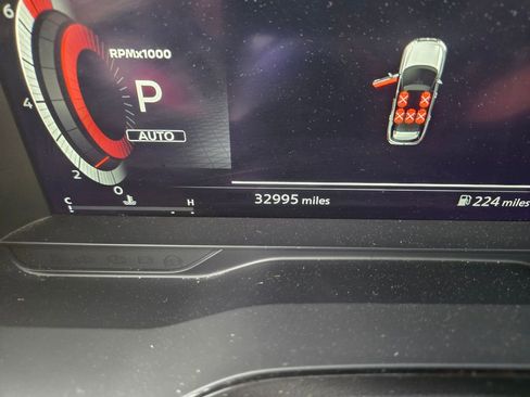 Used 2023 Nissan Pathfinder Platinum image 13