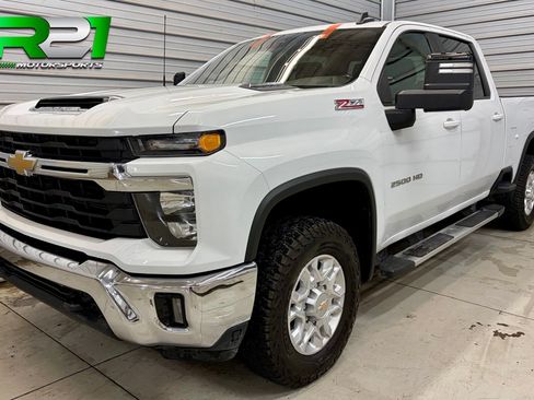 Used 2024 Chevrolet Silverado 2500 LT AWD/4WD image 1