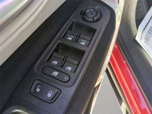 Used 2018 Jeep Renegade Latitude image 60