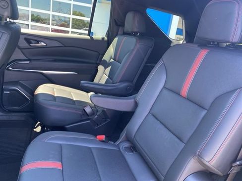 Used 2024 Chevrolet Traverse RS AWD/4WD image 36