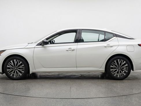 Used 2025 Nissan Altima 2.5 SV image 5