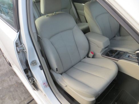 Used 2011 Subaru Legacy 2.5i Premium image 25