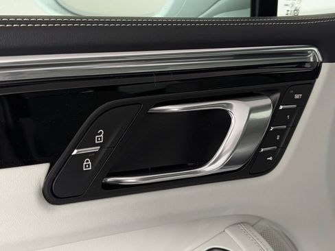 New 2026 Porsche Macan image 26