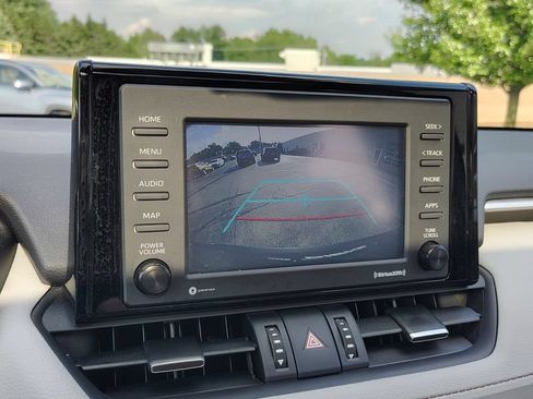 Used 2022 Toyota RAV4 XLE Premium AWD/4WD image 37