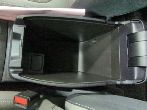 Used 2021 Ford Escape SE w/ Cold Weather Package image 16