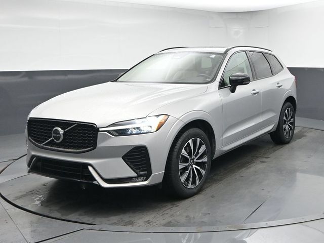 Used 2024 Volvo XC60 B5 Core AWD/4WD image 3