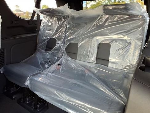 New 2026 Chevrolet Suburban High Country image 10