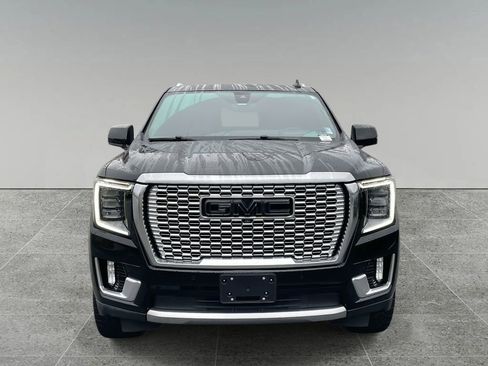 Used 2021 GMC Yukon Denali w/ Denali Premium Package image 8