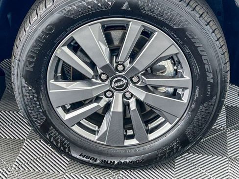 Certified 2025 Nissan Pathfinder SV w/ SV Premium Package image 12