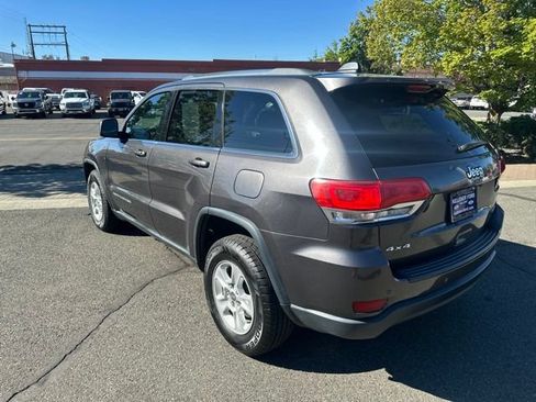 Used 2016 Jeep Grand Cherokee Laredo w/ Quick Order Package 23E AWD/4WD image 5