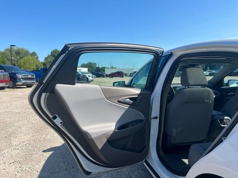 Used 2024 Chevrolet Malibu LT FWD image 28