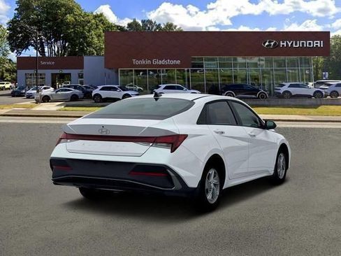 New 2026 Hyundai Elantra SE image 7