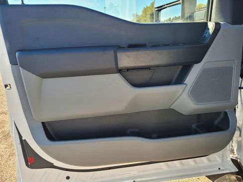 New 2025 Ford F550 4x4 SuperCab Super Duty image 25