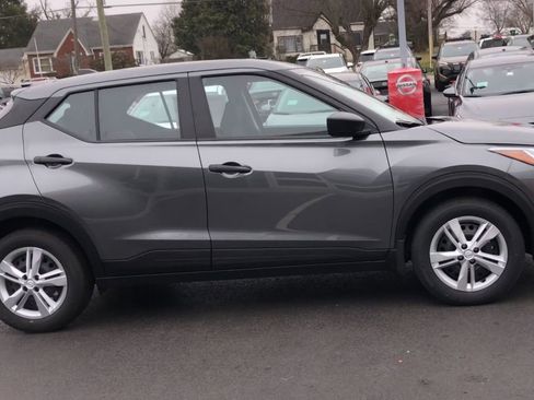 New 2025 Nissan Kicks Play S image 9