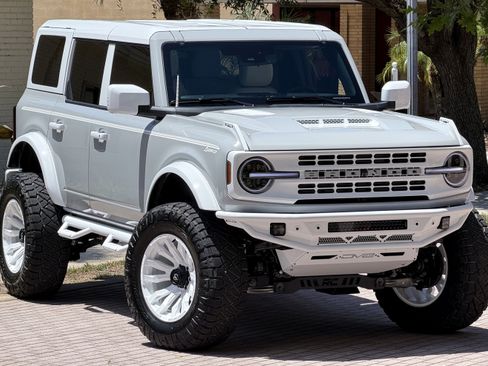 Used 2026 Ford Bronco Outer Banks AWD/4WD image 3