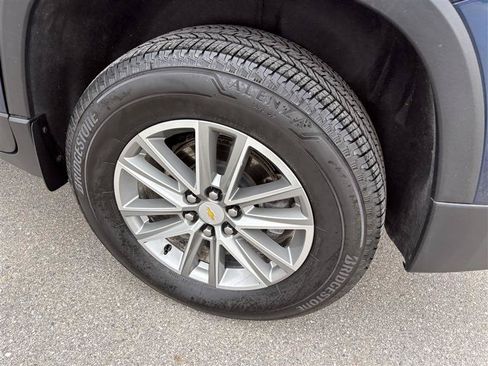 Used 2023 Chevrolet Traverse LT w/ LPO, Floor Liner Package AWD/4WD image 5