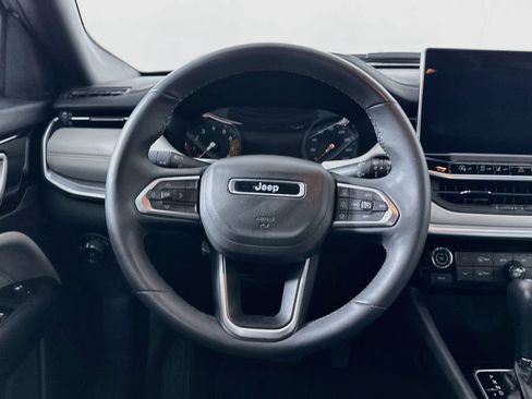 Used 2025 Jeep Compass Limited AWD/4WD image 18