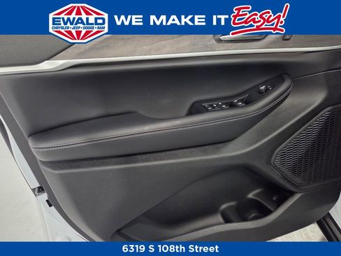 New 2025 Jeep Grand Cherokee Limited image 10