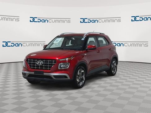 Used 2024 Hyundai Venue SEL FWD image 5
