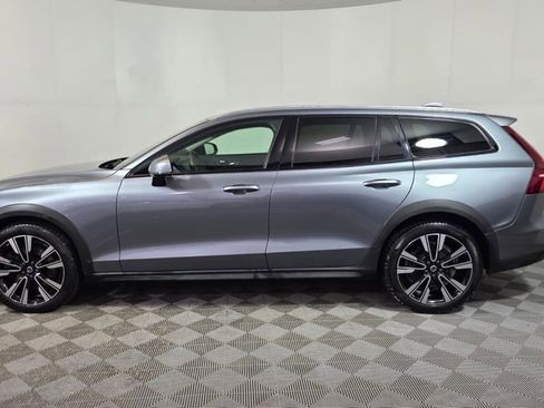 Used 2021 Volvo V60 T5 Cross Country w/ Climate Package image 3