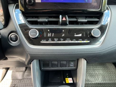 Used 2023 Toyota Corolla Cross LE w/ Moonroof Package image 17