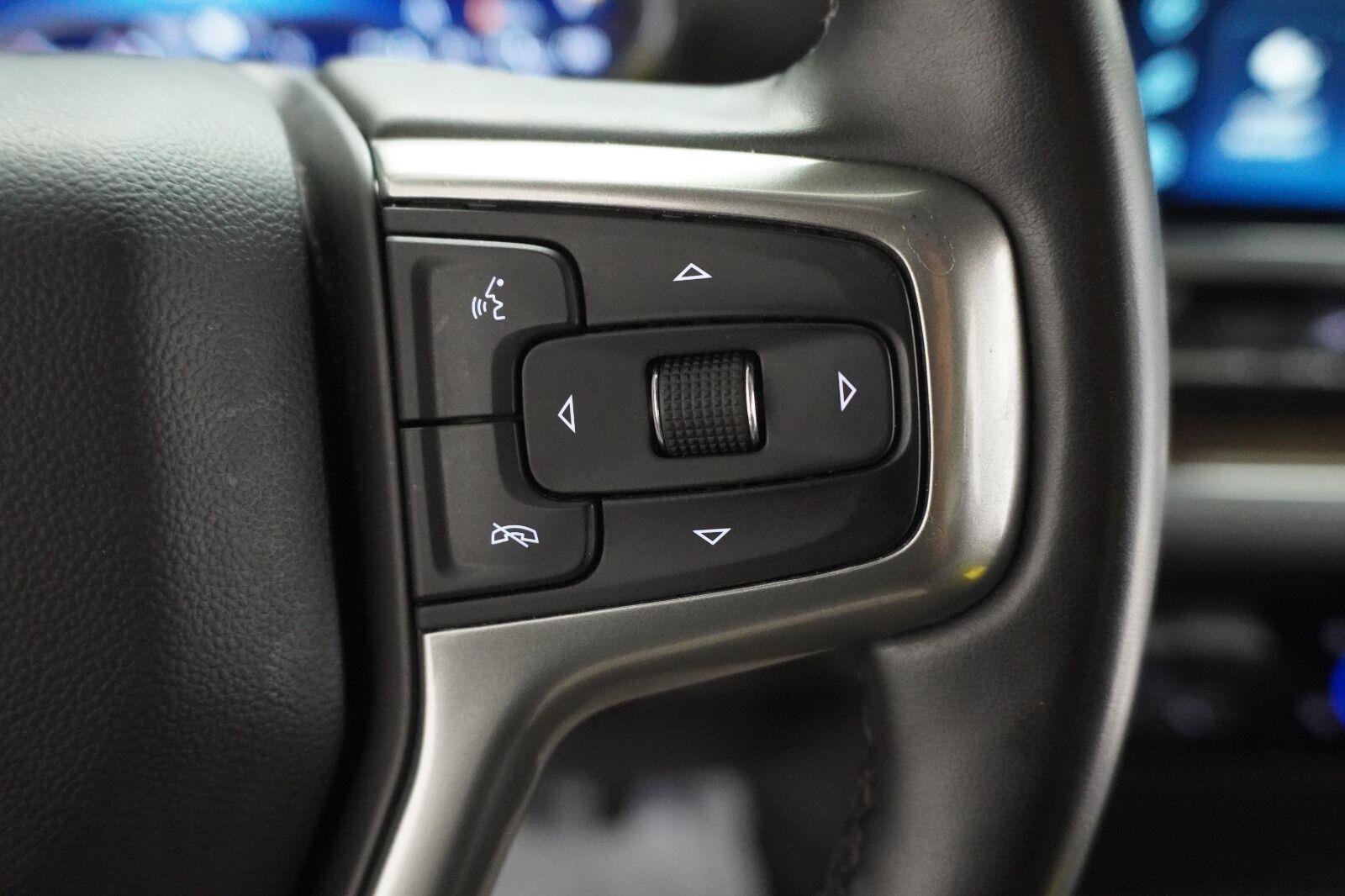 Used 2025 Chevrolet Silverado 1500 LT RWD image 11