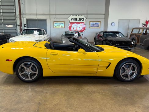 Used 2002 Chevrolet Corvette w/ Preferred Equipment Group2 image 20