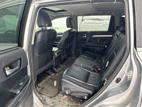 Used 2015 Toyota Highlander XLE image 6