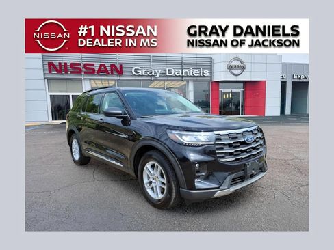 Used 2025 Ford Explorer Active w/ Active Comfort Package RWD image 1