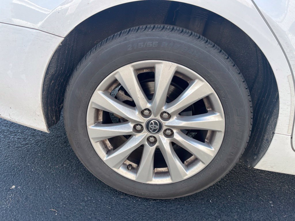 Used 2019 Toyota Camry LE FWD image 11