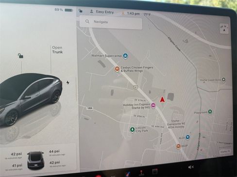 Used 2023 Tesla Model 3 Standard Range image 29