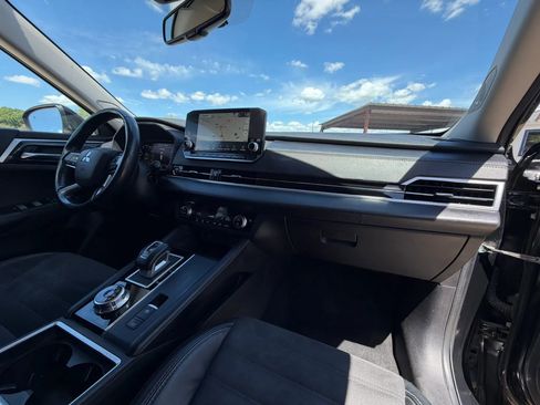 Used 2022 Mitsubishi Outlander SE FWD image 23